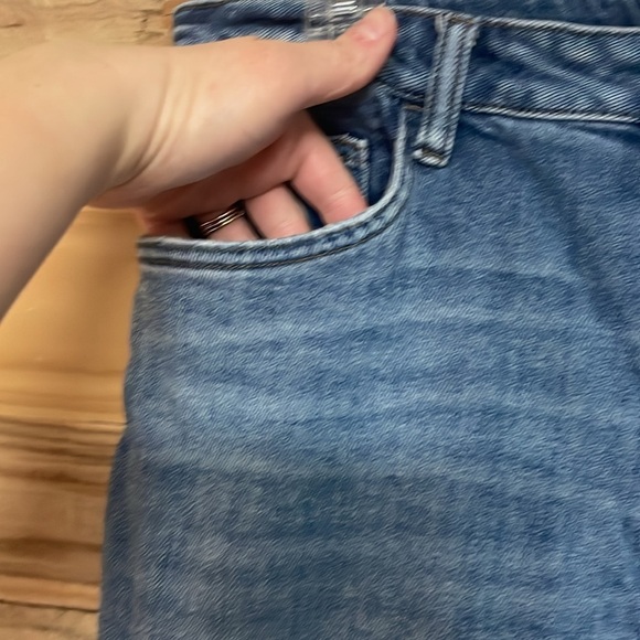 Vervet size 30 high waisted medium wash straight leg stretchy jeans - Picture 2 of 10